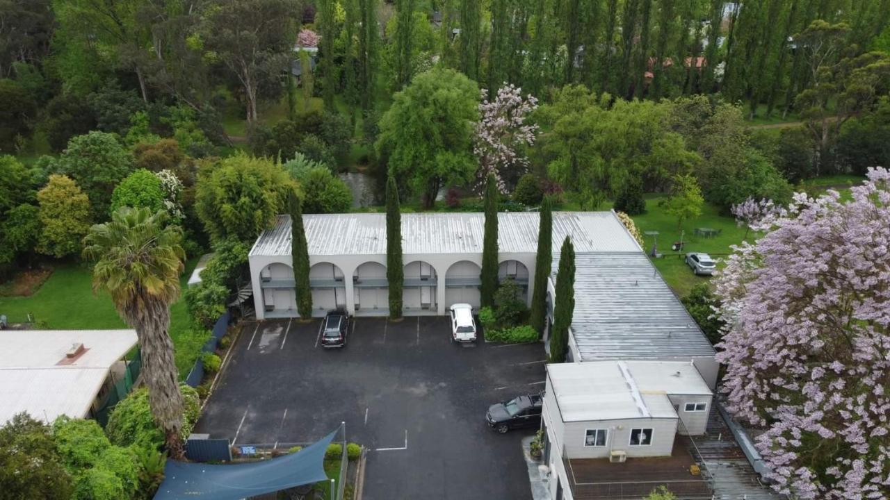 Riverbank Park Motel Bright Esterno foto