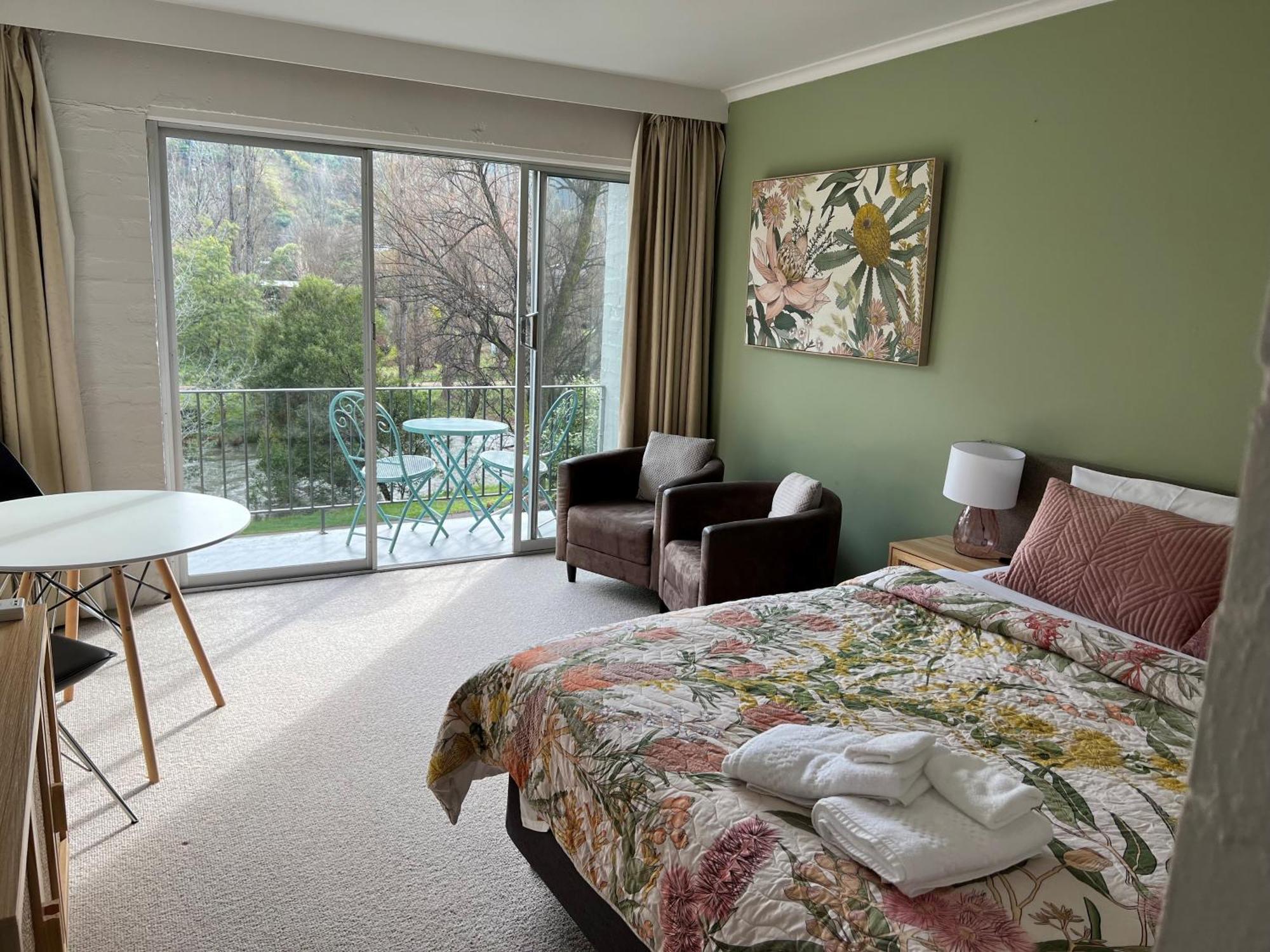 Riverbank Park Motel Bright Esterno foto