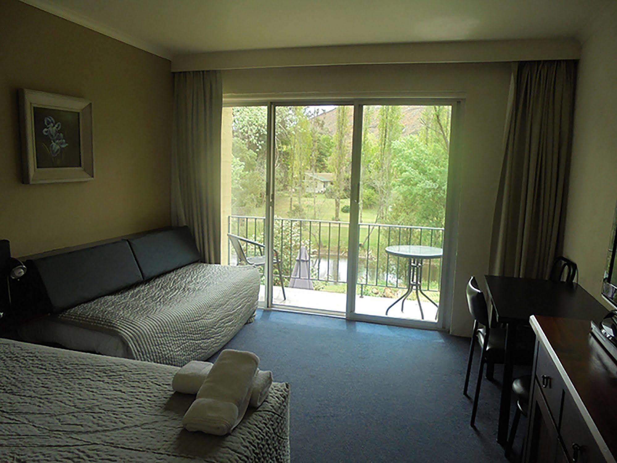 Riverbank Park Motel Bright Esterno foto